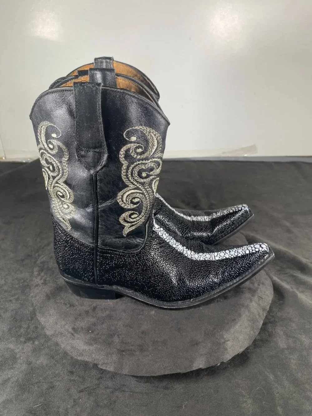 Youth/Big  Kids Authentic Snip Toe Sting Ray Exotic Boots, Made in Mexico, Used,